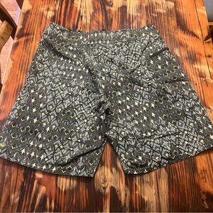 Patagonia patterned green shorts. Men’s size 32